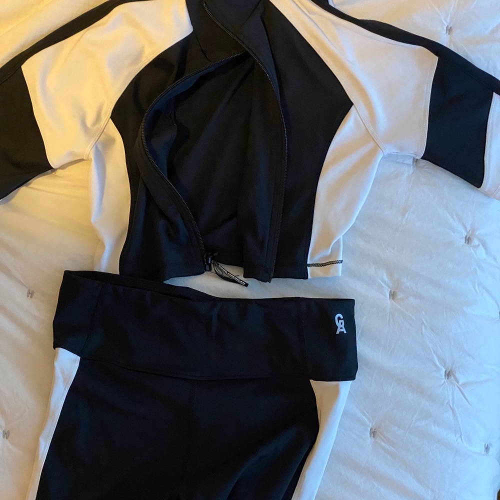 GOOD AMERICAN WORKOUT SET SIZE 2 (medium)